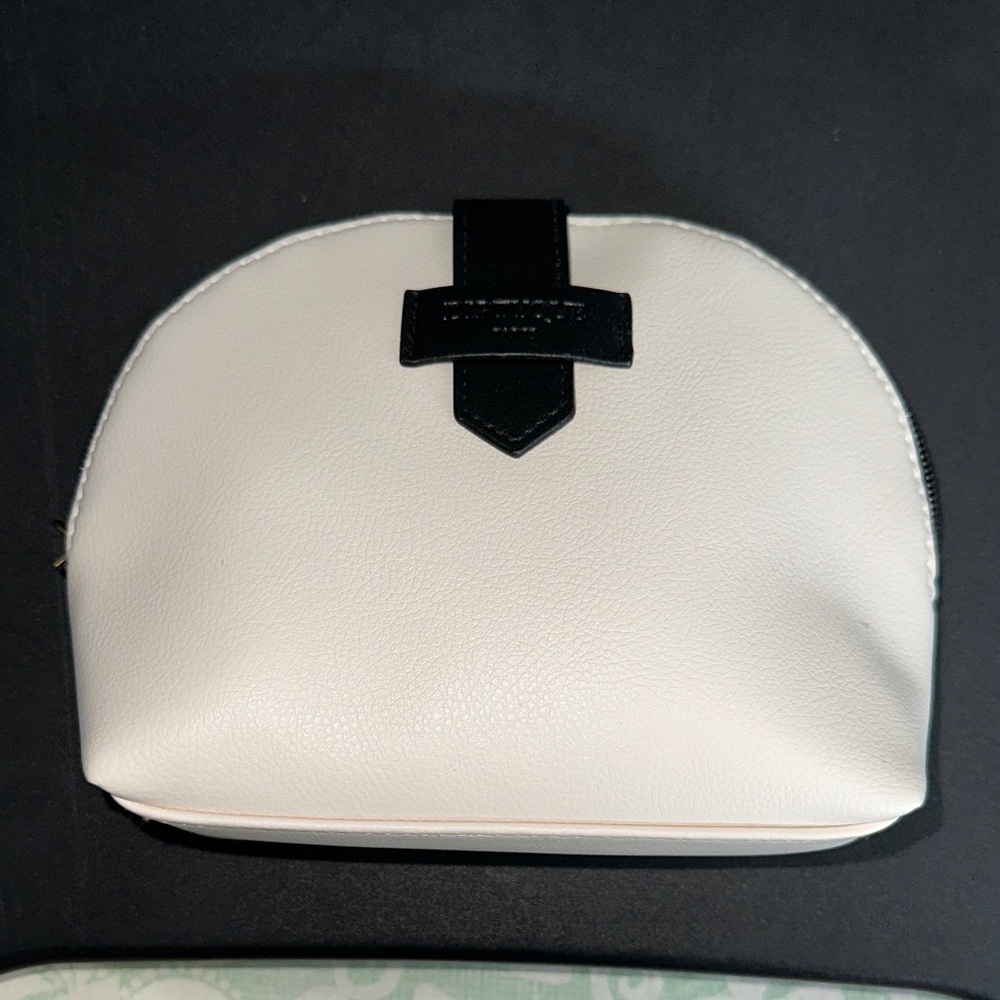 DIPTYQUE Paris x Qatar Airways White & Black Skincare Toiletry Bag/Kit Brand New